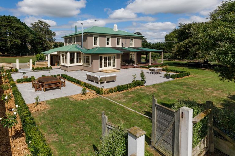 Photo of property in 310 Hewitts Road, Linton, Palmerston North, 4472