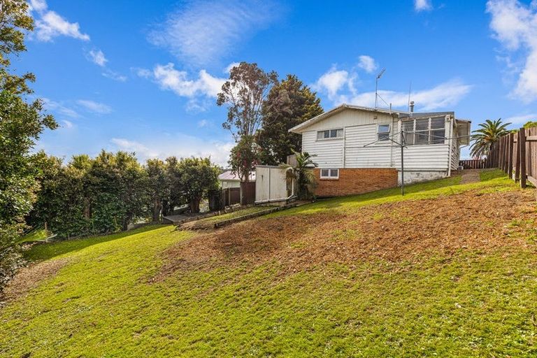 Photo of property in 18 Lilburn Crescent, Massey, Auckland, 0614