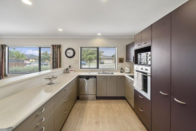 Photo of property in 12 Manhattan Court, Paraparaumu Beach, Paraparaumu, 5032