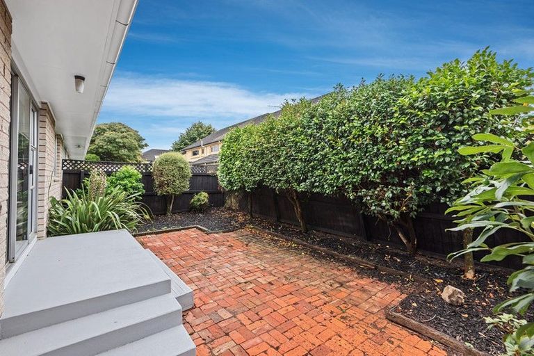 Photo of property in 3/9a Avonhead Road, Avonhead, Christchurch, 8042