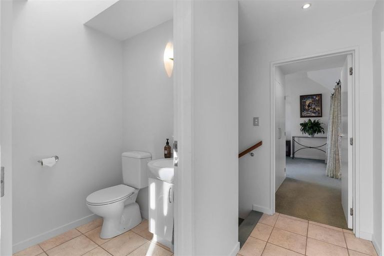 Photo of property in 94 Hensman Road, Queenstown, 9300