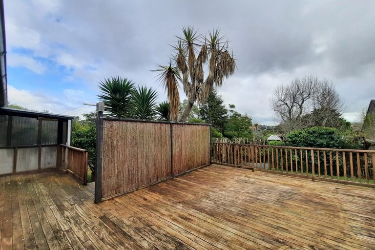 Photo of property in 52 Kingdale Road, Henderson, Auckland, 0610