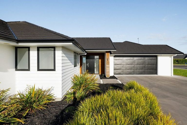 Photo of property in 2 Moemoea Place, Cambridge, 3434