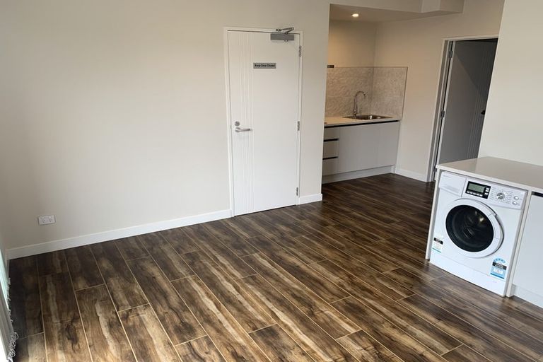 Photo of property in 5 Hea Road, Hobsonville, Auckland, 0616