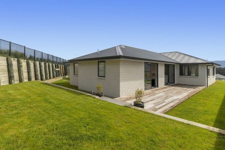 Photo of property in 1 Ridge Drive, Omokoroa, 3114