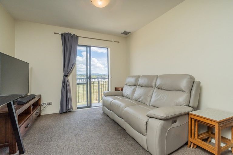 Photo of property in 6e/17 Crown Lynn Place, New Lynn, Auckland, 0600