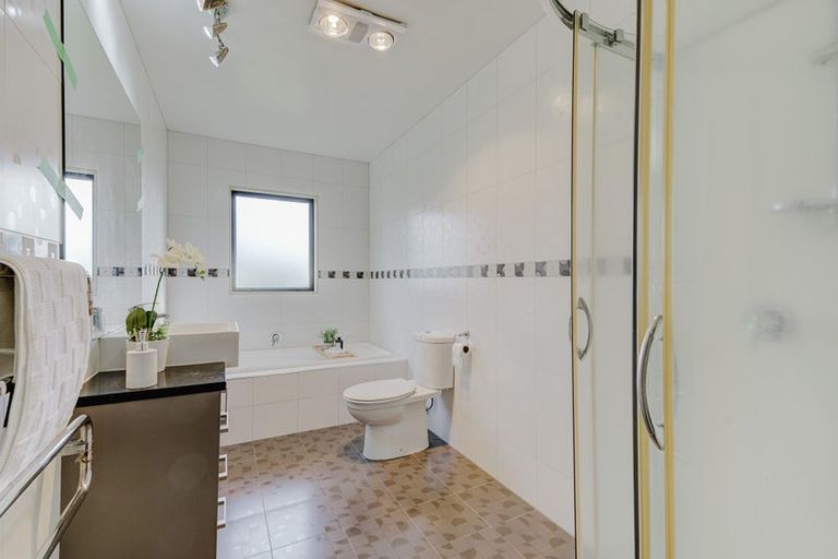 Photo of property in 15 Chadwick Place, Rototuna North, Hamilton, 3210