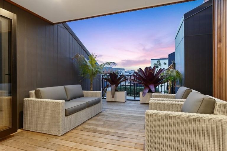 Photo of property in 84 Hobsonville Point Road, Hobsonville, Auckland, 0616