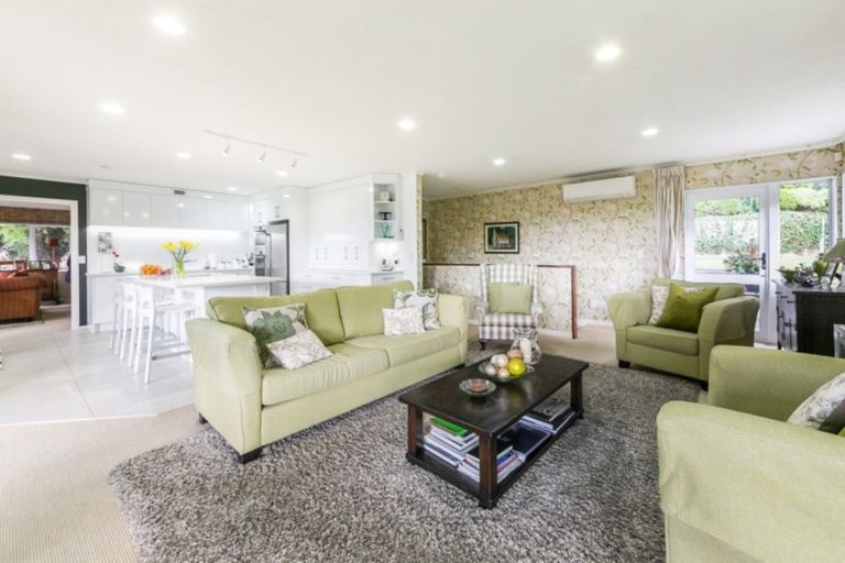 Photo of property in 43 Hetley Crescent, Taradale, Napier, 4112