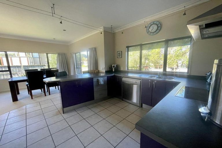 Photo of property in 35 Kawatiri Grove, Wainuiomata, Lower Hutt, 5014