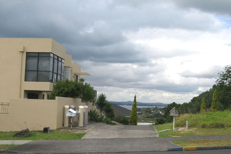 Photo of property in 167 Luckens Road, West Harbour, Auckland, 0618