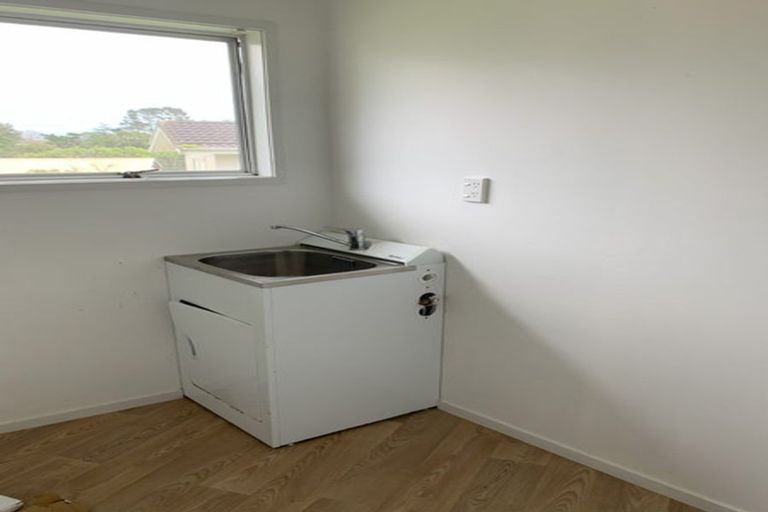 Photo of property in 31 Fitzherbert Avenue, West Harbour, Auckland, 0618