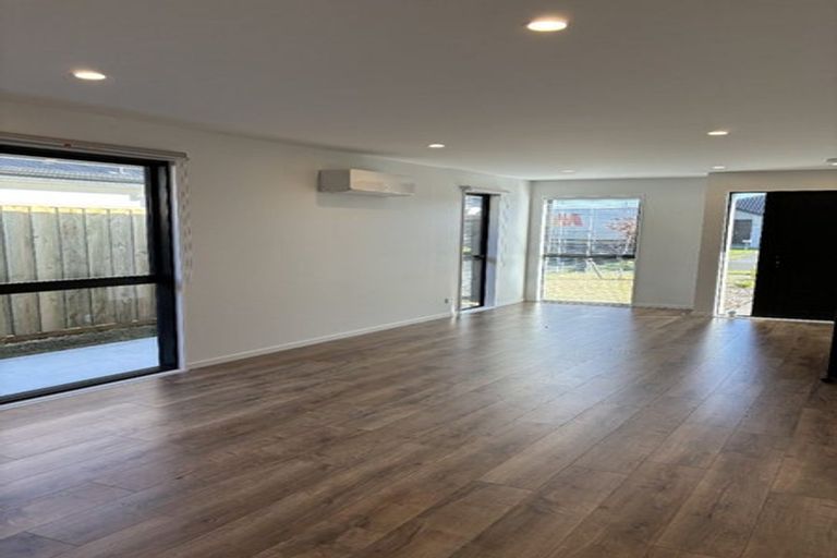 Photo of property in 8 Fairhall Street, Rolleston, 7615