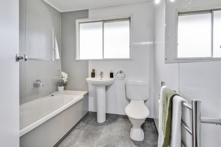 Photo of property in 100 Fitzroy Street, Papatoetoe, Auckland, 2104