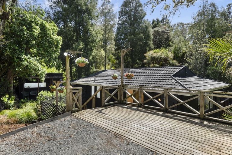 Photo of property in 2 Hiwihau Place, Glenfield, Auckland, 0629
