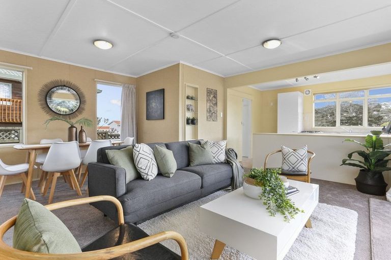 Photo of property in 1/50 Kaipatiki Road, Glenfield, Auckland, 0629