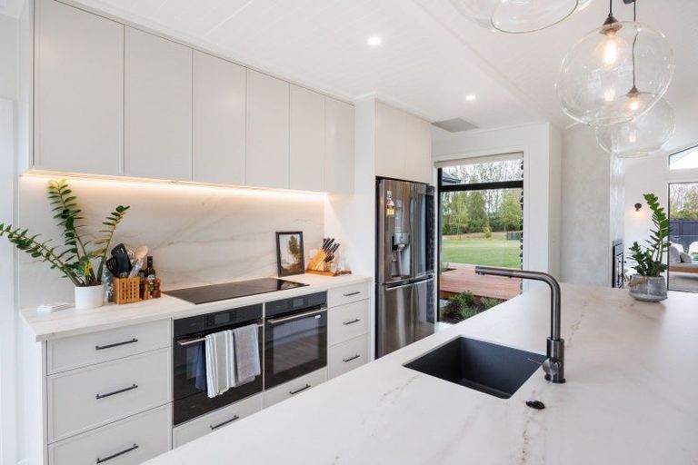 Photo of property in 72 Hartwell Drive, Kelvin Grove, Palmerston North, 4470