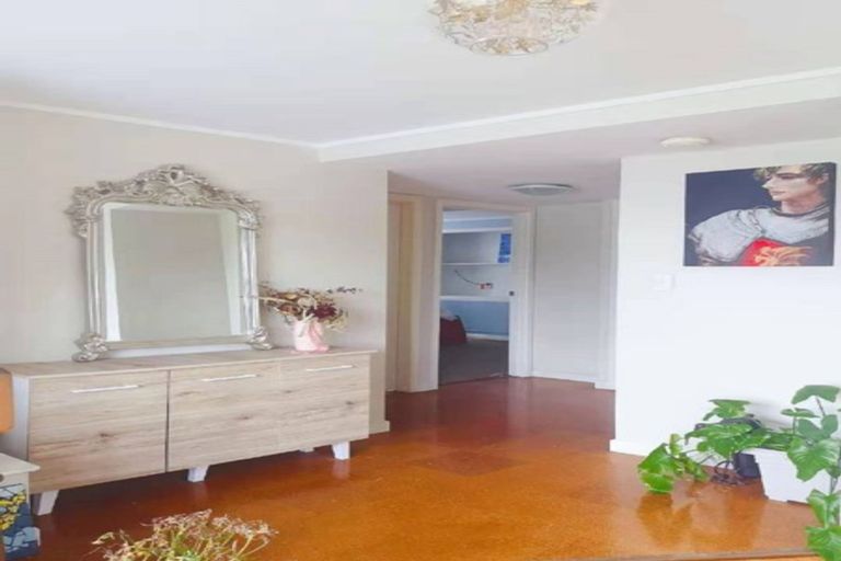 Photo of property in 7 Ellesmere Crescent, Pakuranga Heights, Auckland, 2010