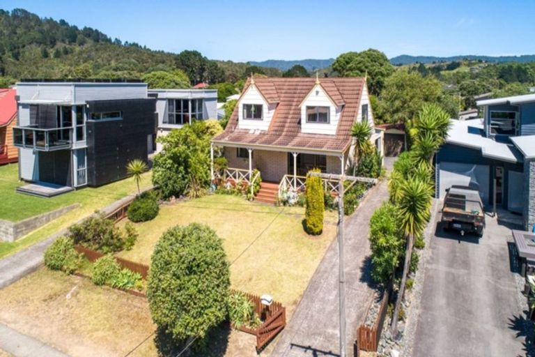 Photo of property in 207 Marie Crescent, Whangamata, 3620