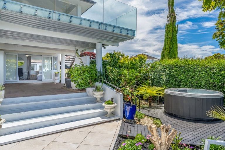 Photo of property in 1/121 Pah Road, Cockle Bay, Auckland, 2014