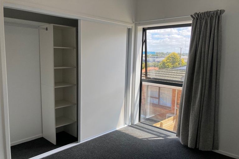 Photo of property in 47c Sherwood Avenue, Te Atatu South, Auckland, 0610