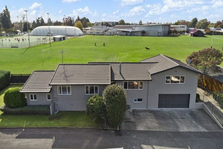 Photo of property in 25 Kelvin Place, Hamilton East, Hamilton, 3216