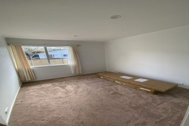 Photo of property in 29 Ayton Drive, Totara Vale, Auckland, 0629