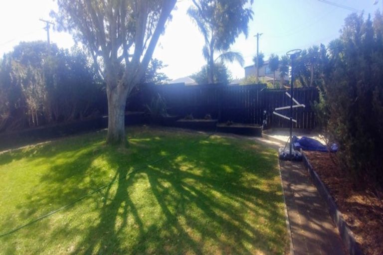 Photo of property in 23 Mcintyre Road, Mangere Bridge, Auckland, 2022