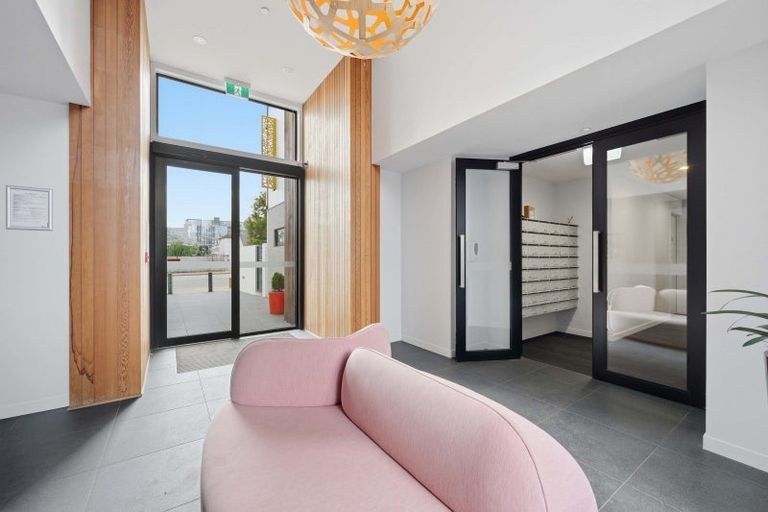 Photo of property in Frank Sargeson Apts, 104/74 Anzac Street, Takapuna, Auckland, 0622