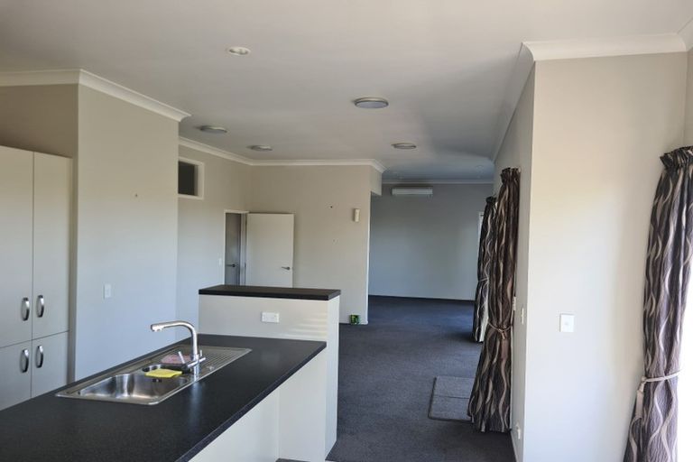 Photo of property in 42a Sunset Road, Unsworth Heights, Auckland, 0632