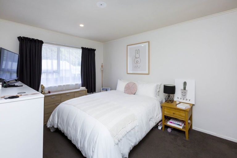 Photo of property in 19a Gemstone Drive, Birchville, Upper Hutt, 5018