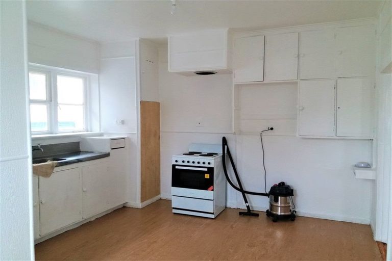 Photo of property in 48 Delta Avenue, New Lynn, Auckland, 0600