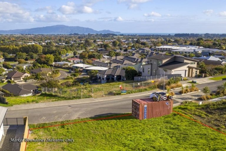 Photo of property in 97 Kakariki Grove, Waikanae, 5036