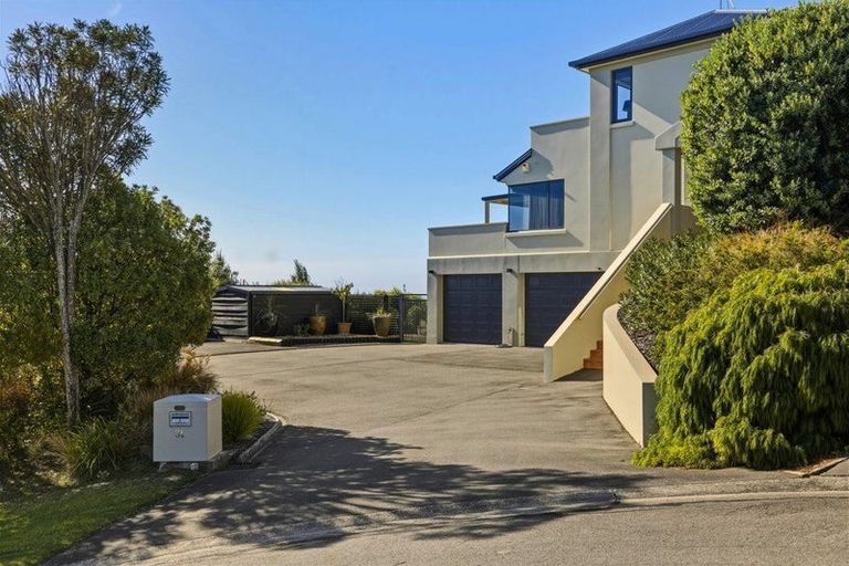 Photo of property in 31 Highcrest Heights, Westmorland, Christchurch, 8025