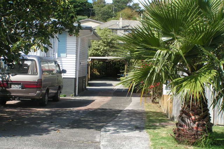 Photo of property in 35 Seine Road, Forrest Hill, Auckland, 0620