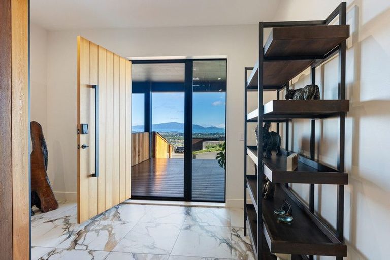Photo of property in 8 Whio Place, Waikanae, 5036