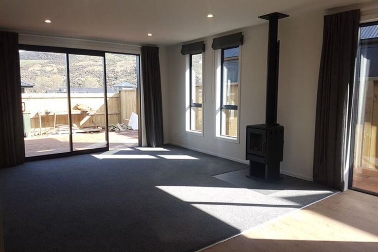 Photo of property in 10 Bale Road, Jacks Point, 9371