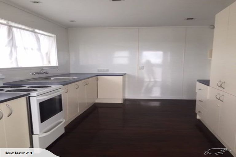 Photo of property in 281 Don Buck Road, Massey, Auckland, 0614