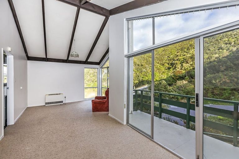 Photo of property in 7a Buxton Avenue, Karori, Wellington, 6012