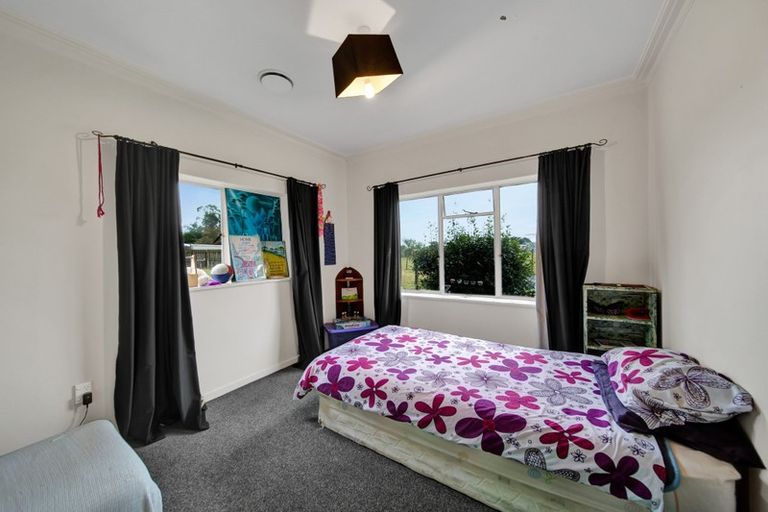 Photo of property in 49 Castle Street, Eltham, 4322