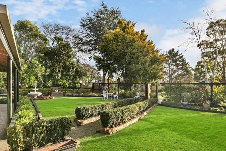 Photo of property in 17 Maygrove Drive, Orewa, 0931