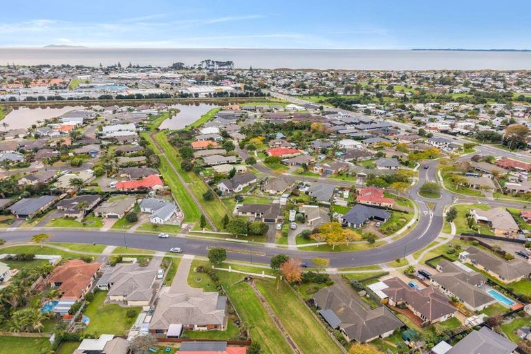 Photo of property in 37 Pacific Cove Drive, Papamoa Beach, Papamoa, 3118