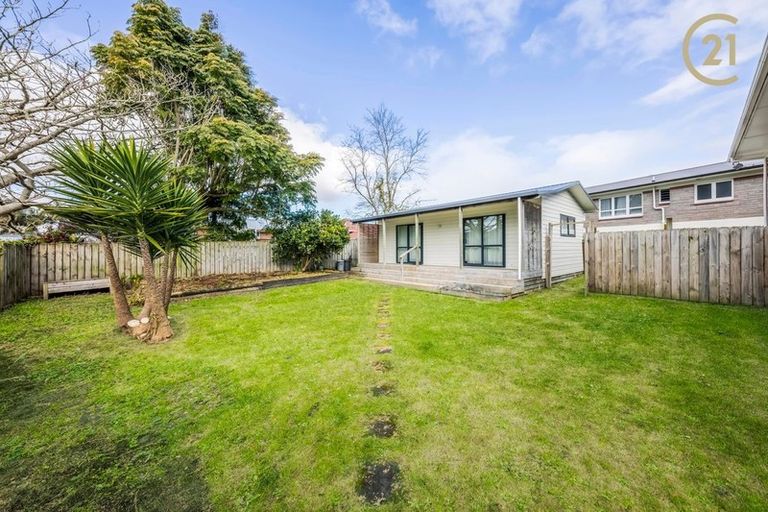 Photo of property in 3 Halberg Street, Papakura, 2110