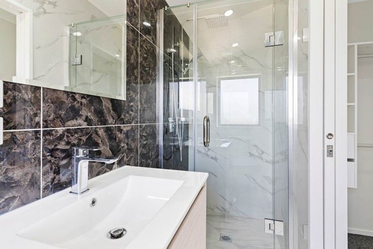 Photo of property in 19a Cornwall Road, Lyttelton, 8082