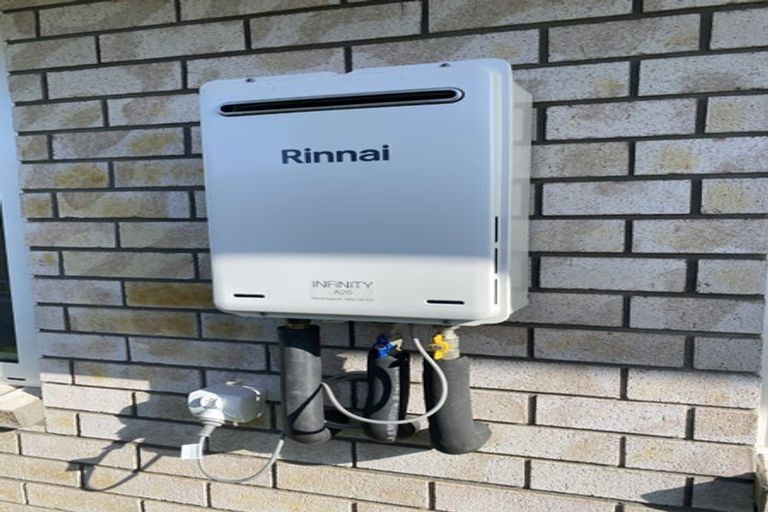 Photo of property in 28f Paritutu Road, Spotswood, New Plymouth, 4310