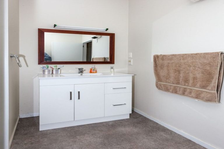 Photo of property in 105 Park Avenue, Whangamata, 3620