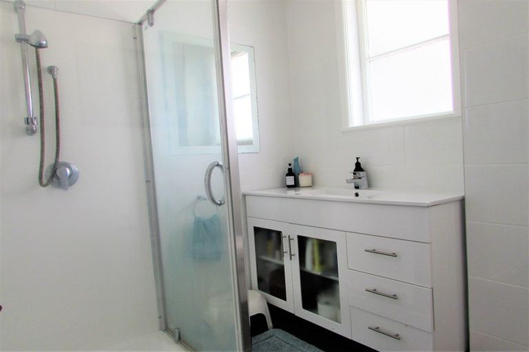 Photo of property in 183 Riverside Drive, Waterloo, Lower Hutt, 5011