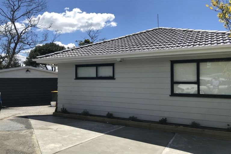 Photo of property in 8 Luxor Place, Massey, Auckland, 0614
