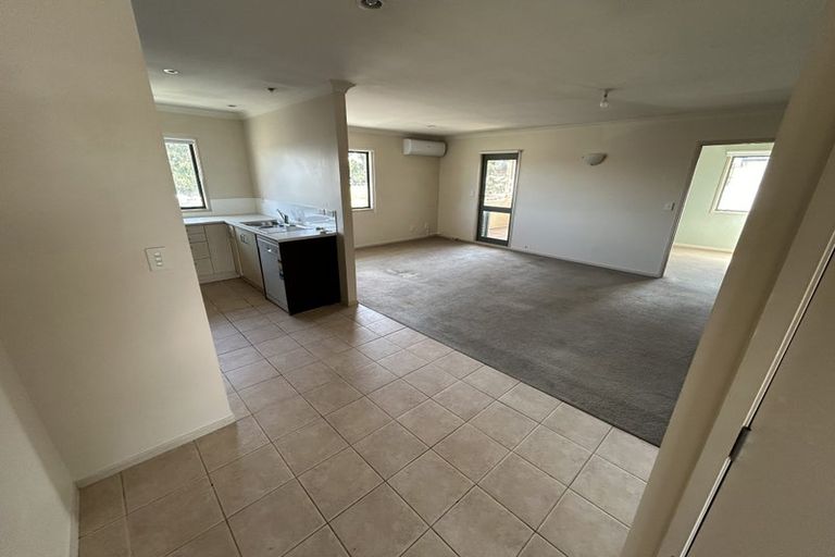 Photo of property in 1/80 Gunner Drive, Te Atatu Peninsula, Auckland, 0610