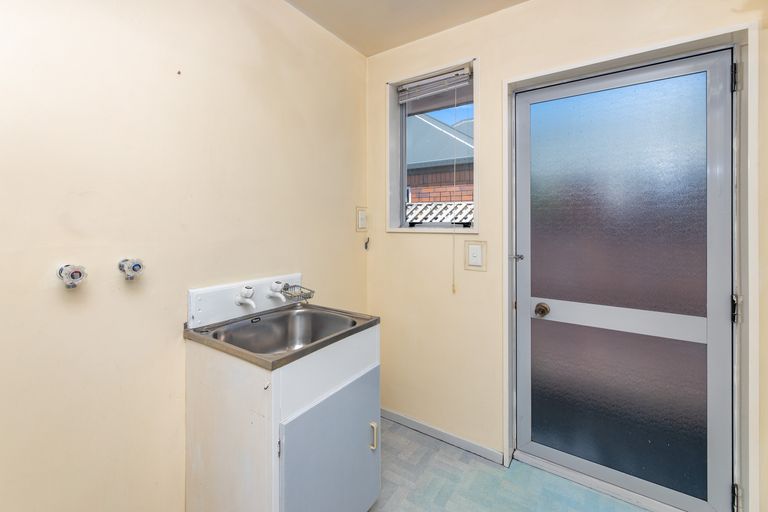 Photo of property in 1/8 Kyeburn Place, Avonhead, Christchurch, 8042